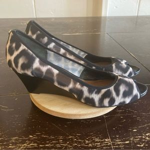Donald J Pliner Black White peep toe wedge size 9 Women Animal Print Dress Fancy